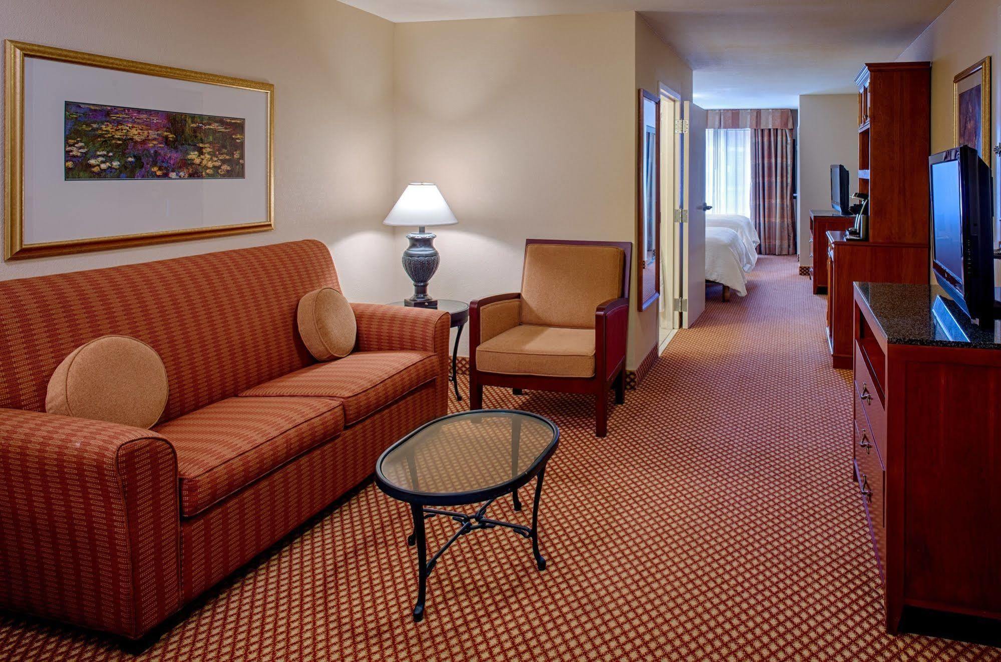 Hilton Garden Inn Baton Rouge Airport Buitenkant foto
